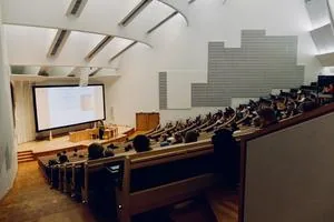 Vista panorámica del aula de una universidad
